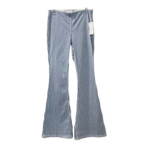 Ella moss juniors pull on flare blue jay pinstripe body sculpt pants. Size 28